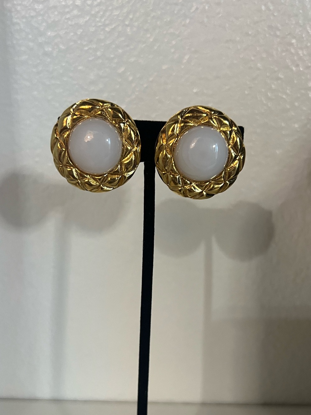 CHANEL Vintage Clip On Earrings